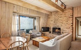 Chateau Dumont Unit 15, Spacious Top Floor Condo, Two Blocks From Aspen Mountain